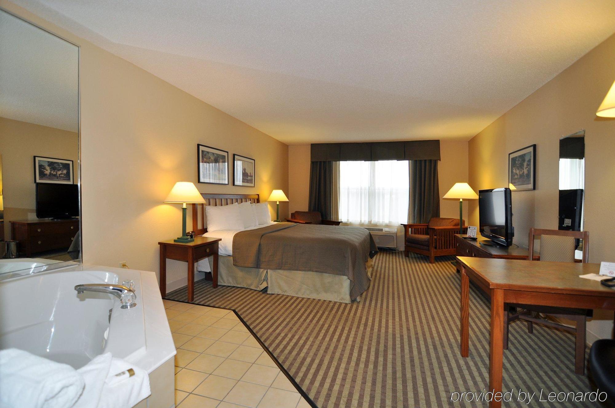 Norwood Inn And Suites Chaska Quarto foto