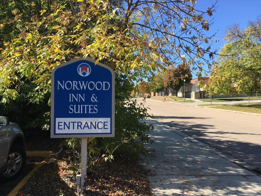 Norwood Inn And Suites Chaska Exterior foto